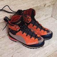 Scarponi da trekking: La Sportiva, n.38