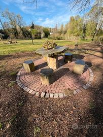 Tavolo e sedute in pietra naturale modello onice