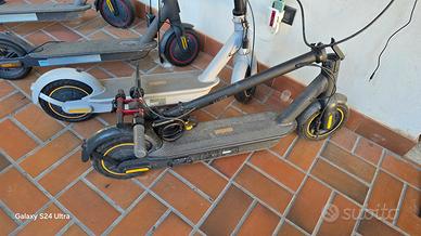 Ninebot Max G30 monopattino elettrico