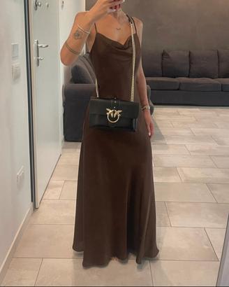Borsa Pinko nera con tracolla a catena dorata