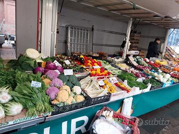 Autocarro scarabile per attività ambulante