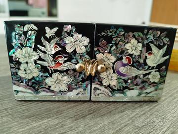 Portagioie in legno con intarsi madreperla coreano