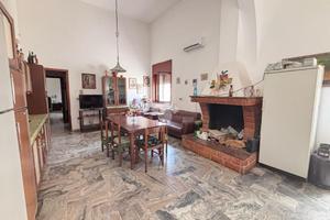 5 LOCALI A SAN CESARIO DI LECCE