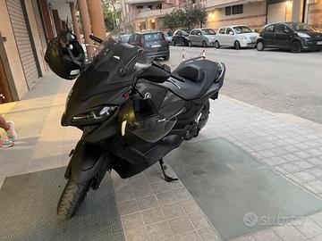 Yamaha T Max 560