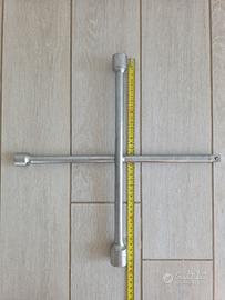Chiave a croce Beta 979 per dadi ruote auto