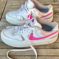 Scarpe Nike -  bianche con logo rosa – Taglia 38