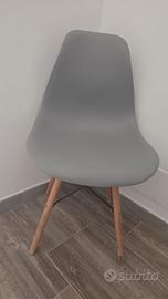 4 Sedie pari al nuovo