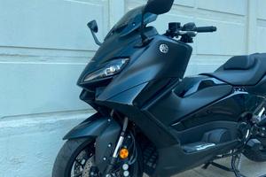 TMAX 560