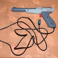 Nintendo nes zapper pistola 1985 originale grigia