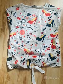 Maglietta decorazioni e fiocco