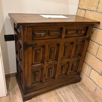 Mobiletto vintage con letto pieghevole integrato