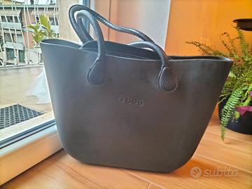 borsa O bag con accessori 