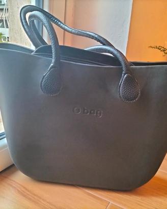 borsa O bag con accessori 