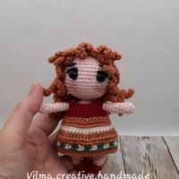  Bambolina con 2 vestiti. Artigianale