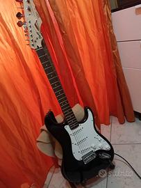 FENDER STRATOCASTER SQUIER BULLET 2015