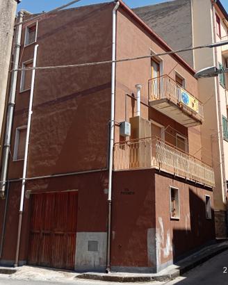 Abitazione unifamiliare + garage