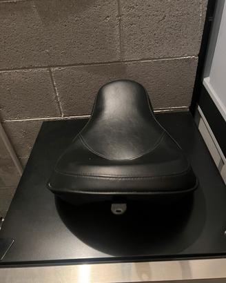 Sella per Harley Davidson Dyna street bob 103