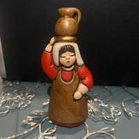 Donna con anfora presepe THUN
