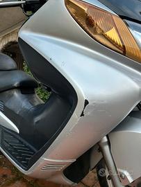 Suzuki Burgman 400 (anno 2004)