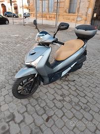 scooter SIM HD 300