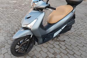 scooter SIM HD 300