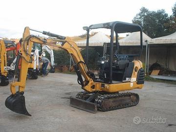 MiniEscavatore usato CATERPILLAR 301.6