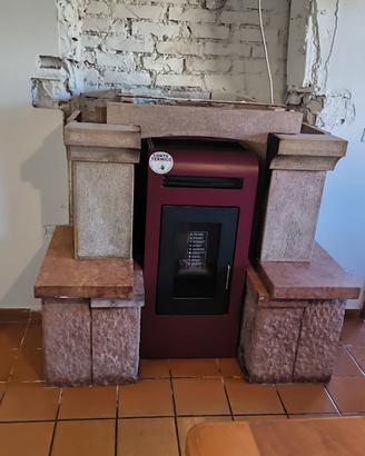 Stufa a pellets 16 kw Adler + Camino Modificato