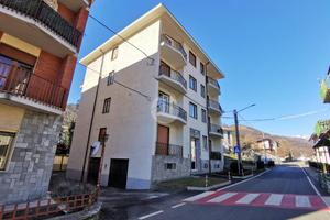 2 LOCALI A TRAVES