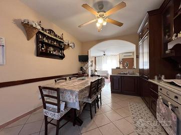 VILLA A SCHIERA A ASOLA