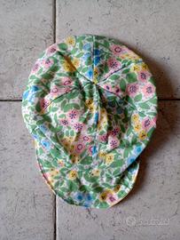 Cappellino nuovo per bambino