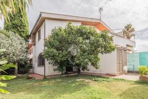 VILLA A SCHIERA A CERVETERI