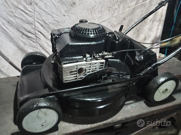 MACCHINA RASAERBA TRAZIONATA 