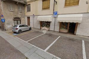 NEGOZIO A TORTONA