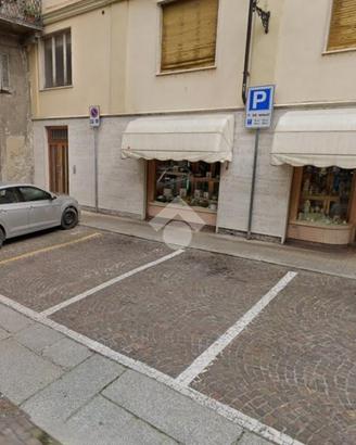 NEGOZIO A TORTONA