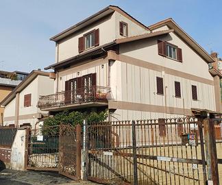 4 LOCALI A ROMA