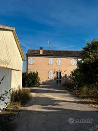 Casa a schiera con magazzino