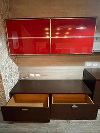 Parete attrezzata e specchio ingresso con mensola