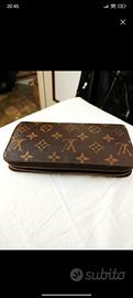 Portafoglio Louis Vuitton modello zippy