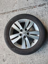 Cerchi in lega Hyundai 16" con gomme estive