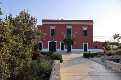 Villa con piscina 20 posti letto