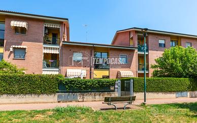 2 LOCALI con GIARDINO PRIVATO, BOX AUTO e CANTINA
