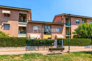 2 LOCALI con GIARDINO PRIVATO, BOX AUTO e CANTINA