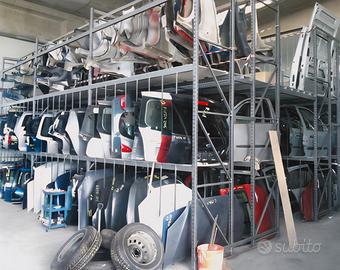 Sportelli/Paraurti Ricambi auto 