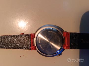 particolare orologio da donna Cacharel