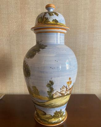 Vaso Grande in Maiolica di Castelli con Coperchio