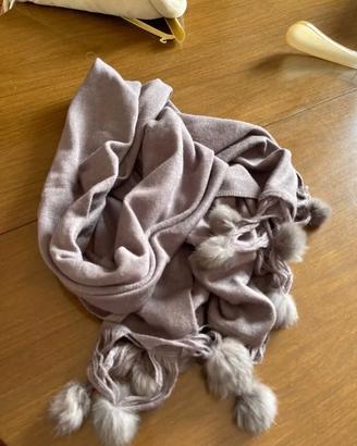 Sciarpa morbida con pompon