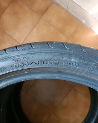 255/35/R19/ 96Y  goodyear 90%