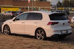 Volkswagen Golf 8 R-Line 1.5 TSI ACT
