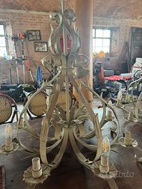 Lampadari in ferro battatuto