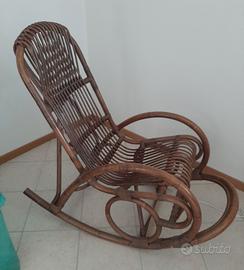 Sedia a dondolo in legno